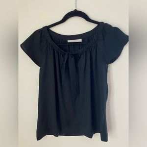 Flutter sleeve blouse with tie
